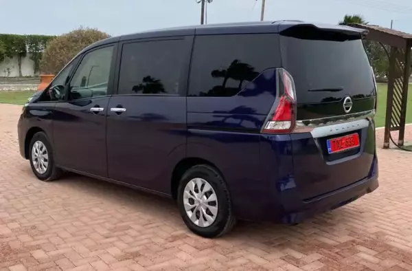Nissan Serena &pi;&rho;&omicron;&sigmaf; &epsilon;&nu;&omicron;&iota;&kappa;ί&alpha;&sigma;&eta; &sigma;&epsilon; &Alpha;&lambda;&alpha;&mu;&iota;&nu;ό&sigmaf;