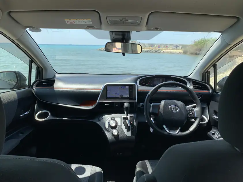 Toyota Sienta for rent in Skarinou