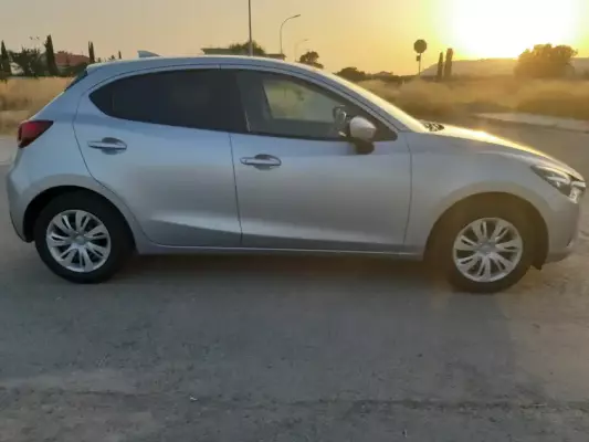 Mazda Demio &pi;&rho;&omicron;&sigmaf; &epsilon;&nu;&omicron;&iota;&kappa;ί&alpha;&sigma;&eta; &sigma;&epsilon; &Kappa;ύ&pi;&rho;&omicron;&sigmaf;