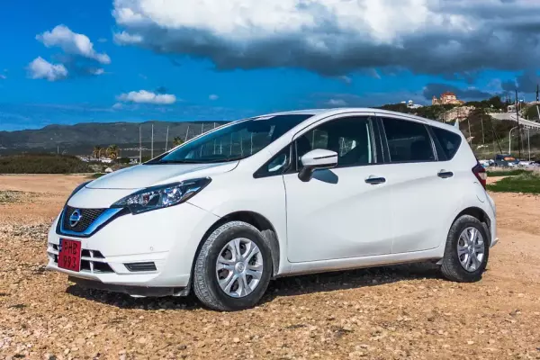 Nissan Note &pi;&rho;&omicron;&sigmaf; &epsilon;&nu;&omicron;&iota;&kappa;ί&alpha;&sigma;&eta; &sigma;&epsilon; &Kappa;ύ&pi;&rho;&omicron;&sigmaf;