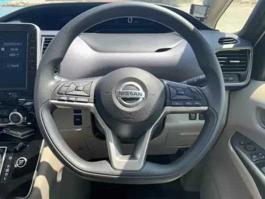 Nissan Serena for rent in Kakopetria