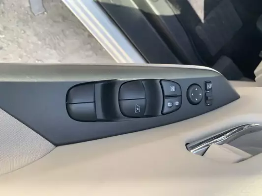 Nissan Serena for rent in Kakopetria
